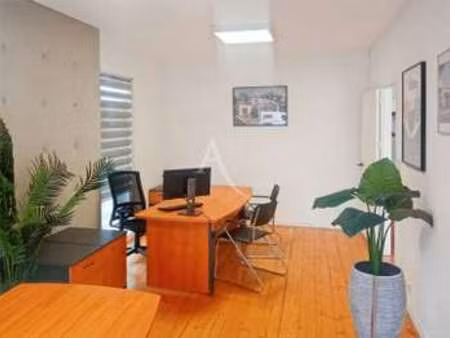 vente bureaux et commerces à challans (85300) : à vendre / 45m² challans