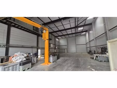 location entrepôt avrillé 49240 1425m²