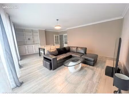appartement t3 avec balcon  parking et cave