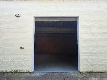 hangar de 100m2