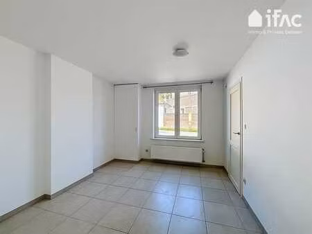 maison mitoyenne chaleureuse avec jardin