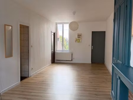 joli t2 avenue jean lebas  en face de l’ensait