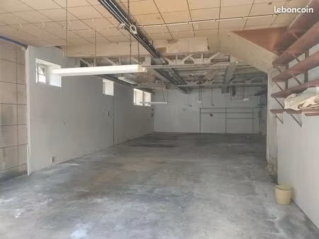 local 120 m² prêt à aménager — centre béziers  accès véhicule — 800 ht hc