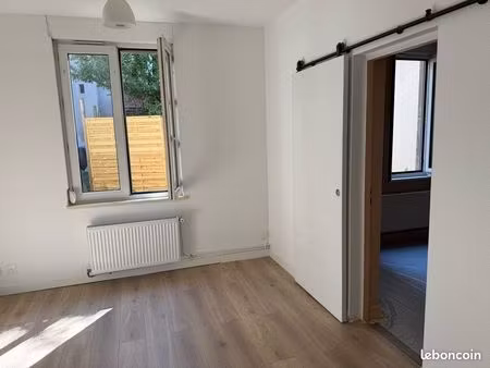 joli appartement donnant sur cour intérieur