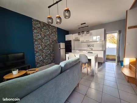 maison 2 chambres et cour