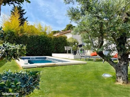 maison meublée avec piscine – maussane-les-alpilles – 105 m² à louer
