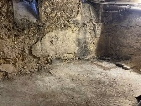 location cave 13006