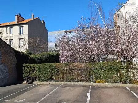 à louer – place de parking extérieure – 58 av g. clemenceau