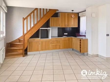 duplex 2 pièces avec balcon  cave et parking