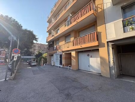 box à vendre - quartier pasteur