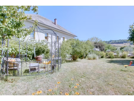 grande maison familiale de 257 m2 avec dépendances saint-g