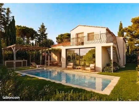 maison rénovée et remise à neuf complète - 6 pièces - piscine - calme - terrain 675 m2