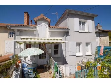 charmante maison de village exposée plein sud avec magnifique jardin de cour – chabanais (