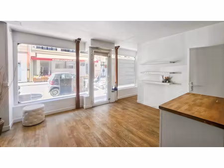 location locaux professionnels 40 m² à paris 10ème (75010)  2 550 €
