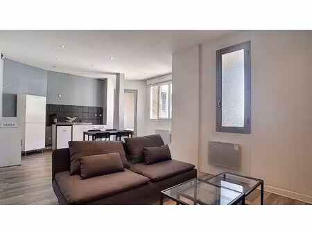 a louer pau centre-ville appartement t2 meublé de 40.71 m² au 2ème et dernier étage d'un p