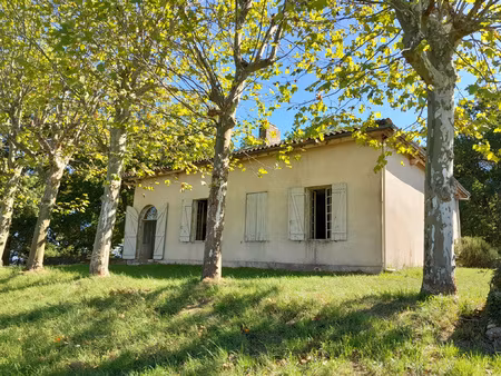 maison de maître à restaurer 3 chambres séjour terrain 27 00