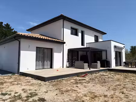 maison 5 chambres de 2025 proche du bourg