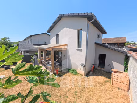 maison de 84 m2 avec grand garage à saint-marcellin