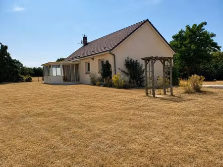 10 kms de verneuil pavillon trois chambres avec sous-sol