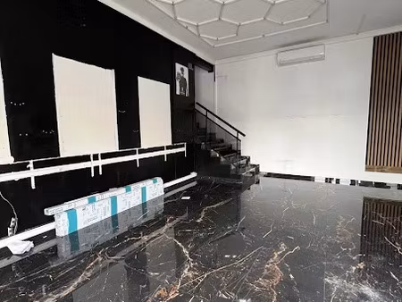 location locaux professionnels 0 pièces 93 m² à saint pierre (97410)  2 500 €