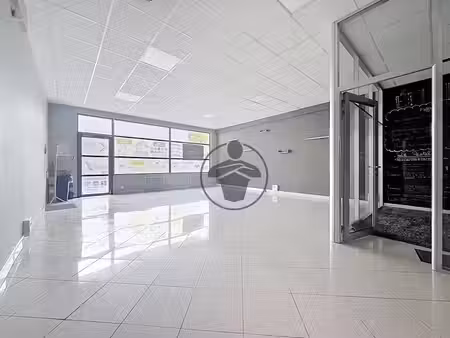 location locaux professionnels 0 pièces à saint-quentin (02100)  1 800 €