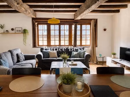 dans le centre historique de lannion  une maison à pans de bois du 16e s. imh.