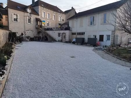 entre auxerre et troyes au milieu d’une région vinicole et touristique (châteaux  abbayes 