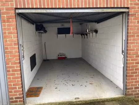 garage à vendre à asse  emplacement idéal