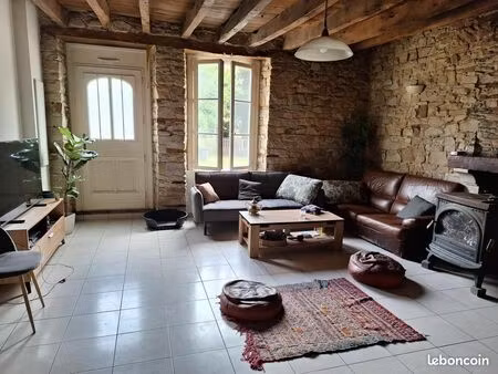 maison de caractère à louer sur lusanger