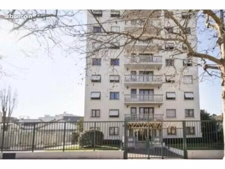 appartement t4 de 77 m² – rer b le bourget + 2 places de parking