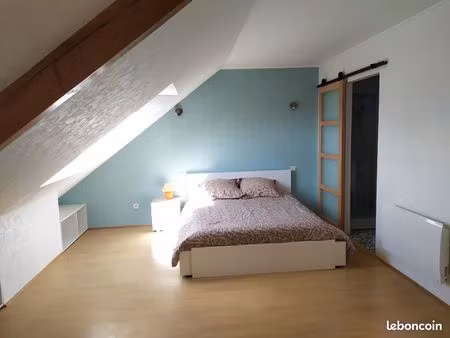 location studio meublé