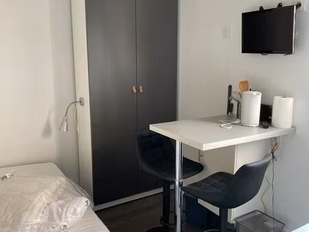 studio meuble 14m2  hyper centre  400 toutes charges incluses (chauffage...)