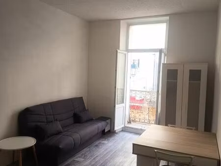 charmant studio meublé de 20 m² avec balcon et box – hyper centre de salon-de-provence