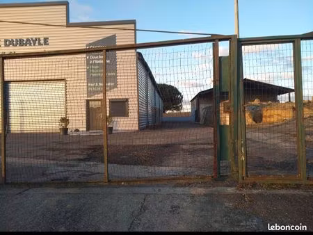 a louer entrepôt 250m² à hagetmau