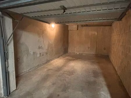 loue grand box garage