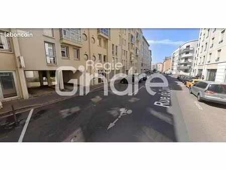 parking 12 m² lyon 4e arrondissement