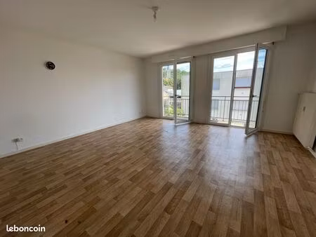 grand f1 de 42m2 avec balcon - laxou village