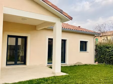 location maison 3 pièces 68 m² à l'isle-jourdain (32600)  840 €