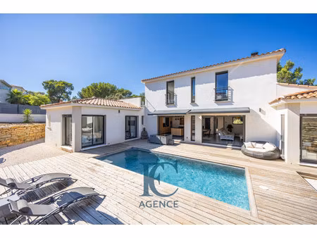 maison de luxe à vendre dans le quartier cap nègre-cap sicié