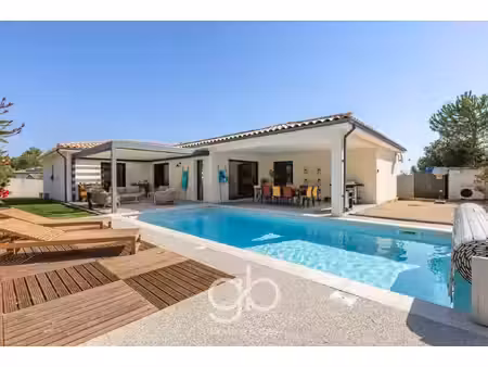 maison de luxe à vendre à villetelle