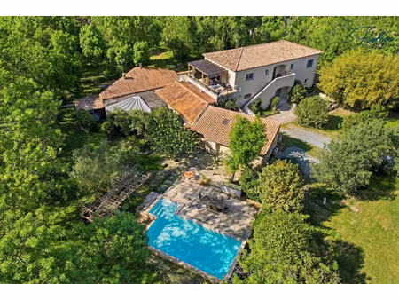 villa de luxe à vendre dans le quartier zone d'activité du puech radier