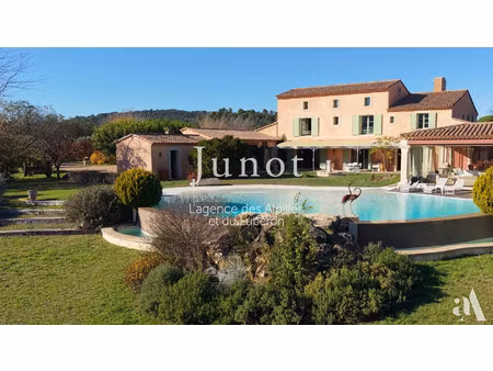 maison de luxe à vendre à goult