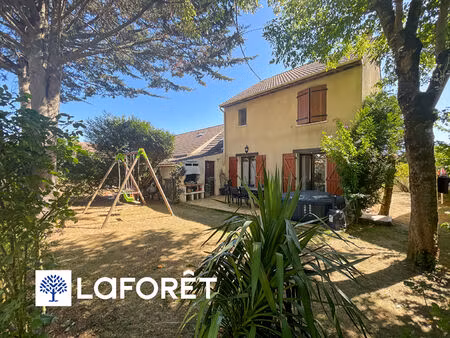 maison traditionnelle 6 pièces à vendre à sainte geneviève des bois - réf 9159
