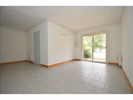 appartement t2 - rdc - 41 79 m2 - non meublé