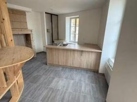 location appartement 2 pièces à baugé-en-anjou (49150) : à louer 2 pièces / 51m² baugé-en-