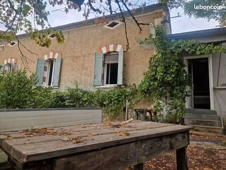 petite ferme au cœur de 3 hectares avec dépendances
