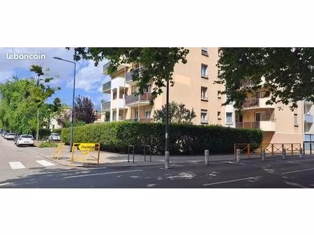 t2 rdj avec jardin privatif
