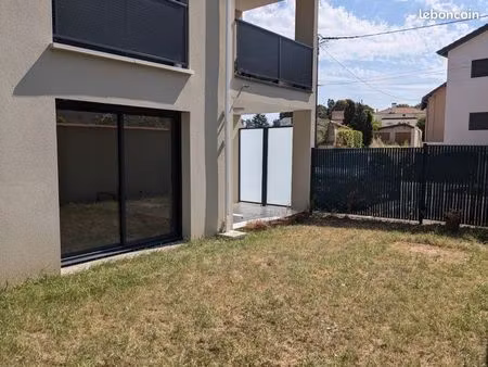 à louer très beau t4 avec rez de jardin janneyrias