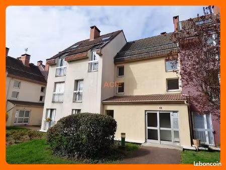 studio 1 pièce 28 m²