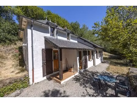 maison individuelle isolée sur parcelle de 2450 m²